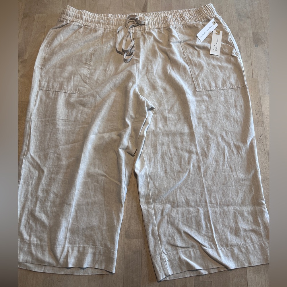 Women's Beige Capris